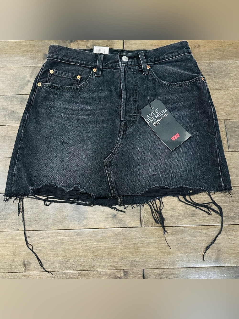 NWT Women’s Sz 27 Levi’s Black Deconstructed Mid-Thigh Raw Hem Denim Skirt